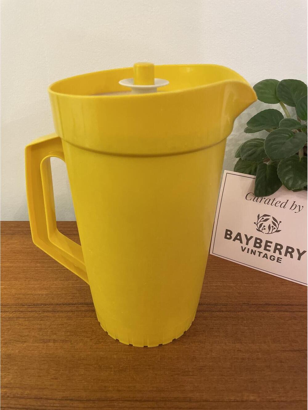 Tupperware Retro Yellow 800-12 Pitcher Jug w Lid 9.5” Tall Vintage 1970s - 80s